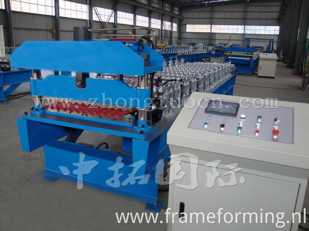 Corrugated board roll forming machine (23)